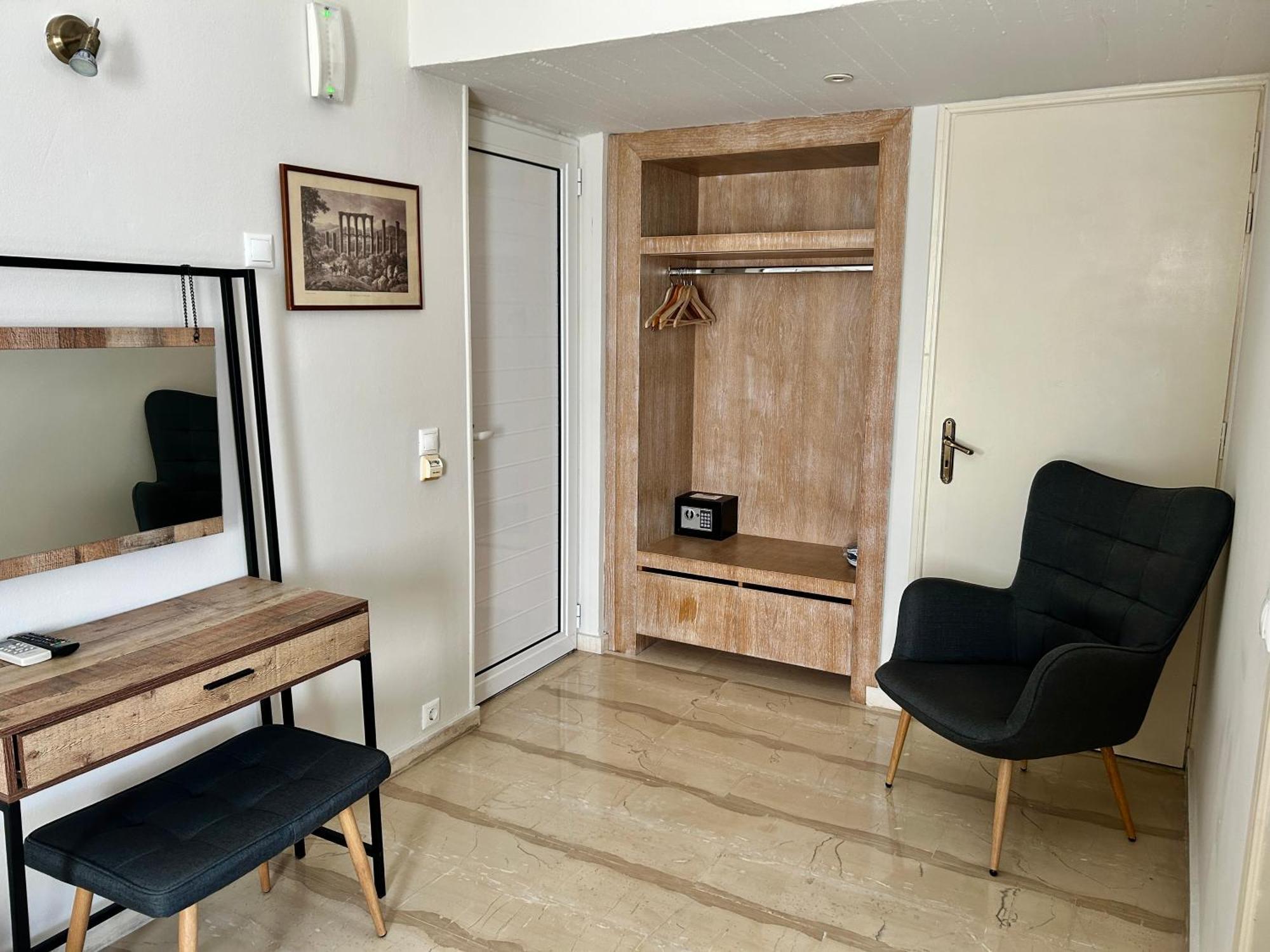 The Loriet Aparthotel Mytilene Ngoại thất bức ảnh